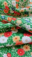 画像をギャラリービューアに読み込む, 縮緬草花模様【タックラップスカート】