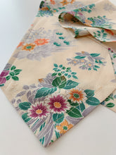 画像をギャラリービューアに読み込む, 花草模様【長】