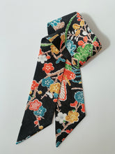 画像をギャラリービューアに読み込む, 御所車・菊・松・笹模様【短より短】