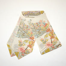 画像をギャラリービューアに読み込む, 屋敷に草花模様【長】