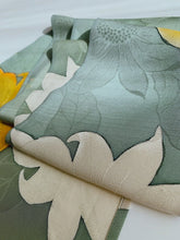 画像をギャラリービューアに読み込む, 地紋入暈しに大輪花模様【長】