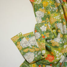 画像をギャラリービューアに読み込む, 雲取りに草花模様【ギャザーラップスカート】