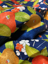 画像をギャラリービューアに読み込む, 椿に梅模様【ギャザーラップスカート】