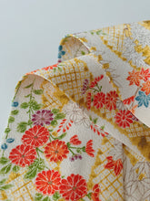 画像をギャラリービューアに読み込む, 立涌に草花模様【短より短】