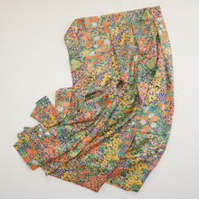 画像をギャラリービューアに読み込む, 寺塔に草花模様【タックラップスカート】