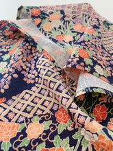 画像をギャラリービューアに読み込む, 古典模様花尽くし流水地紋【長】