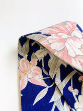 画像をギャラリービューアに読み込む, 鳥と菊枝梅牡丹模様【短】