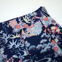 画像をギャラリービューアに読み込む, 雪輪に花鳥模様【タックラップスカート】
