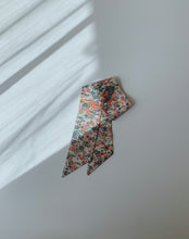 画像をギャラリービューアに読み込む, 扇に草花模様【短より短】