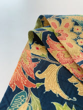 画像をギャラリービューアに読み込む, 唐草花模様【短より短】