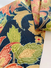 画像をギャラリービューアに読み込む, 唐草花模様【短より短】