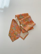 画像をギャラリービューアに読み込む, 幾何学取りに古典草花模様【長】