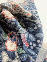 画像をギャラリービューアに読み込む, ヱ霧に椿草花模様【タックラップスカート】