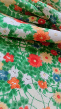 画像をギャラリービューアに読み込む, 縮緬草花模様【タックラップスカート】