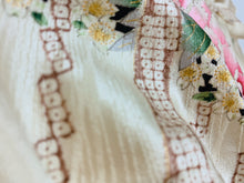 画像をギャラリービューアに読み込む, 線描き草花模様【ギャザーラップスカート】