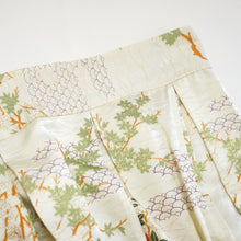 画像をギャラリービューアに読み込む, 金彩楓枝梅模様【タックラップスカート】