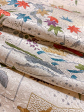 画像をギャラリービューアに読み込む, 尾長鶏に蝶花模様【M】(地紋あり)