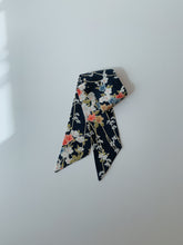 画像をギャラリービューアに読み込む, 草花亀甲地紋模様【短より短】