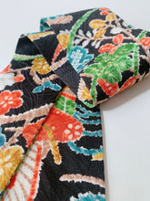 画像をギャラリービューアに読み込む, 御所車・菊・松・笹模様【短より短】