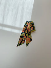 画像をギャラリービューアに読み込む, 唐草花模様【短より短】