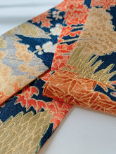 画像をギャラリービューアに読み込む, 屋敷に草花模様【短】