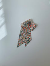 画像をギャラリービューアに読み込む, 扇に草花模様【短より短】