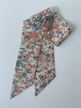 画像をギャラリービューアに読み込む, 扇に草花模様【短より短】