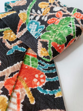 画像をギャラリービューアに読み込む, 御所車・菊・松・笹模様【短より短】