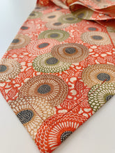 画像をギャラリービューアに読み込む, 菊の唐草模様【長】