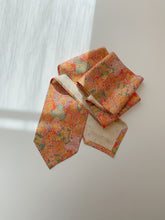 画像をギャラリービューアに読み込む, 幾何学取りに古典草花模様【長】