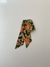 画像をギャラリービューアに読み込む, 唐草花模様【短より短】