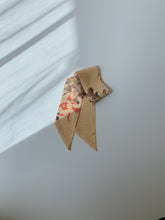 画像をギャラリービューアに読み込む, 枝花水彩模様【短より短】