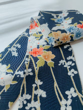 画像をギャラリービューアに読み込む, 草花亀甲地紋模様【短より短】