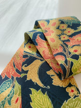 画像をギャラリービューアに読み込む, 唐草花模様【短より短】