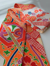 画像をギャラリービューアに読み込む, 斜め縞に亀甲楓梅菊尽くし模様【短】