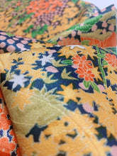 画像をギャラリービューアに読み込む, 寺塔に草花模様【タックラップスカート】