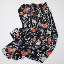 画像をギャラリービューアに読み込む, 破れ地紙に屋敷楓枝梅模様【ギャザーラップスカート】