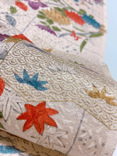 画像をギャラリービューアに読み込む, 尾長鶏に蝶花模様【M】(地紋あり)