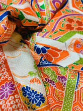 画像をギャラリービューアに読み込む, 斜め縞に亀甲楓梅菊尽くし模様【タックラップスカート】