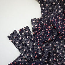 画像をギャラリービューアに読み込む, 枝梅と孔雀の羽模様【ギャザーラップスカート】