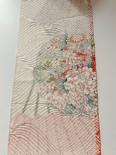 画像をギャラリービューアに読み込む, 枝梅に熨斗丸華に古典模様【長】