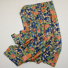 画像をギャラリービューアに読み込む, 椿に小梅模様【タックラップスカート】