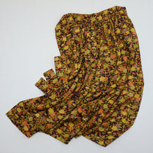 画像をギャラリービューアに読み込む, 小壺菊葉蝶模様【ギャザーラップスカート】