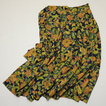 画像をギャラリービューアに読み込む, 唐花模様【タックラップスカート】