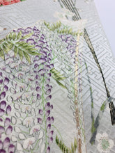 画像をギャラリービューアに読み込む, 紗綾形地紋に春秋草花模様【タックラップスカート】