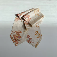 画像をギャラリービューアに読み込む, 草花散らし檜垣地紋【長】