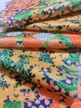 画像をギャラリービューアに読み込む, 寺塔に草花模様【タックラップスカート】