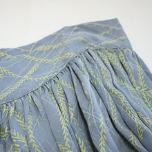 画像をギャラリービューアに読み込む, 葉蔓模様【ギャザーラップスカート】