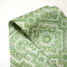 画像をギャラリービューアに読み込む, 斜め格子に花唐草模様 ② 【短】