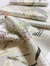 画像をギャラリービューアに読み込む, 紗綾形地紋に春秋草花模様【タックラップスカート】